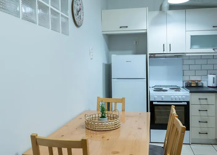 Entire Apt, 2 Bdrm, City Center
