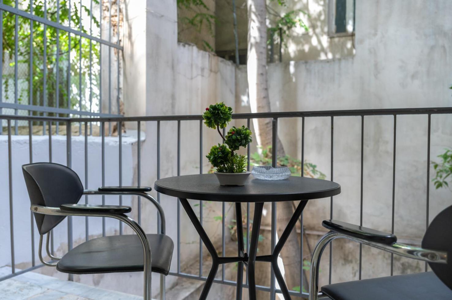 Entire Apt, 2 Bdrm, Center Apartment Athens